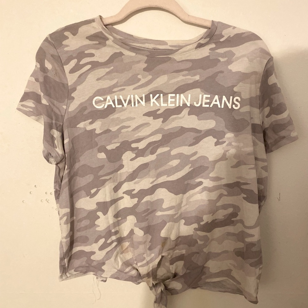NEW Calvin Klein t-shirt